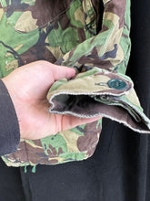 Charger l'image dans la galerie, Original British Army 1968 68 Pattern DPM Combat Jacket Smock - 40" Chest - The Militaria Shop
