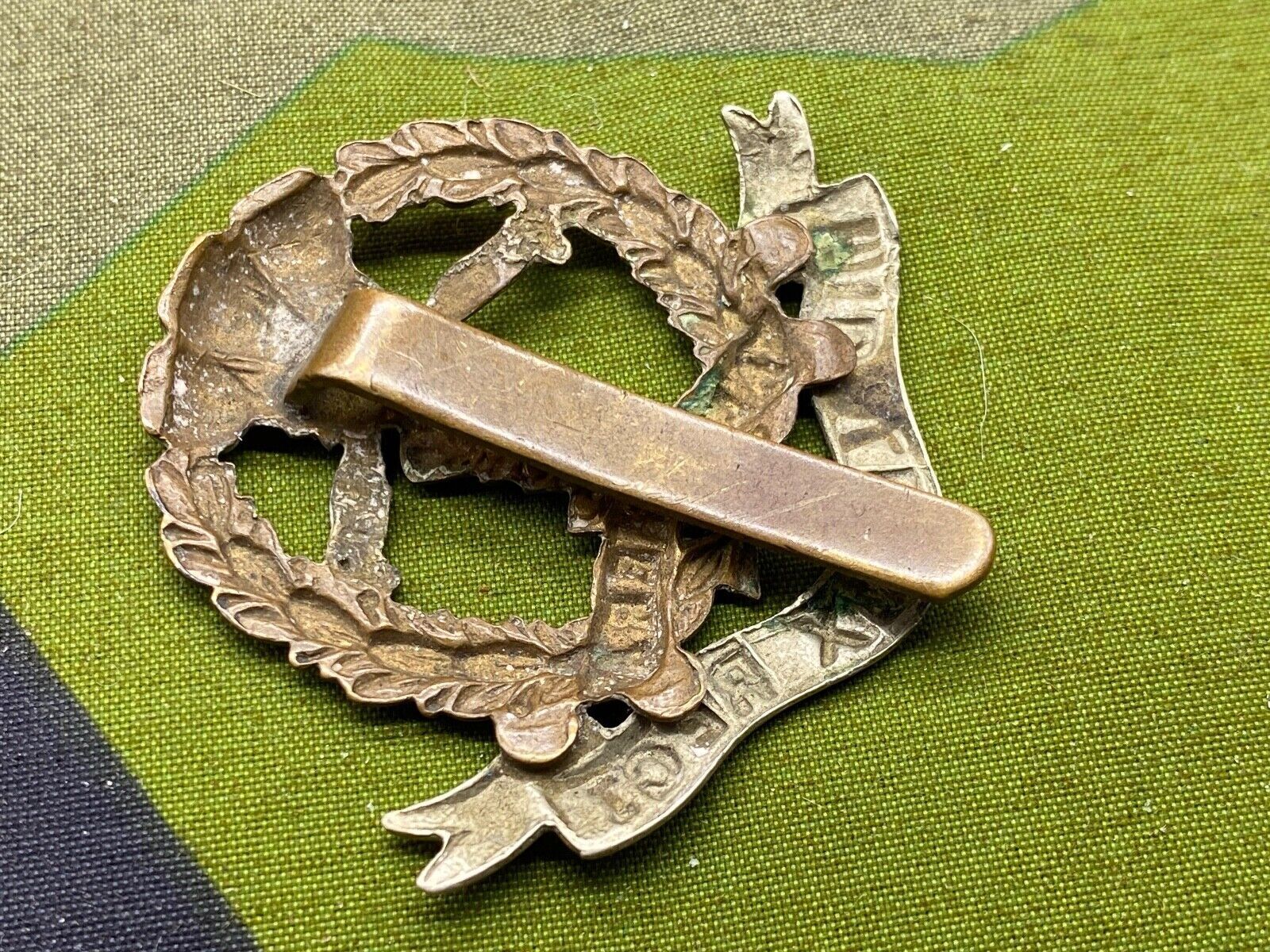 British Army Middlesex Regiment Cap Badge - The Militaria Shop