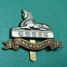 Load image into Gallery viewer, Original WW2 British Army Cap Badge - The Lincolnshire Regiment - The Militaria Shop