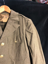 Lade das Bild in den Galerie-Viewer, Original WW2 US Army Class A Dress Jacket 1942 - Private Ryan Prop - 38" Re - The Militaria Shop