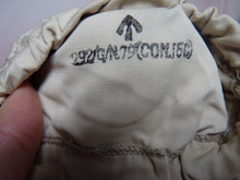 Load image into Gallery viewer, Original WW2 British Army Gunners Winter White Gloves - The Militaria Shop