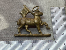 Load image into Gallery viewer, Original WW1 / WW2 British Army - Queen's West Surrey Regiment Collar Badge - The Militaria Shop
