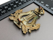 Load image into Gallery viewer, Original WW1 British Army Cap Badge - Musicians / Bandsmans King's Crown - The Militaria Shop