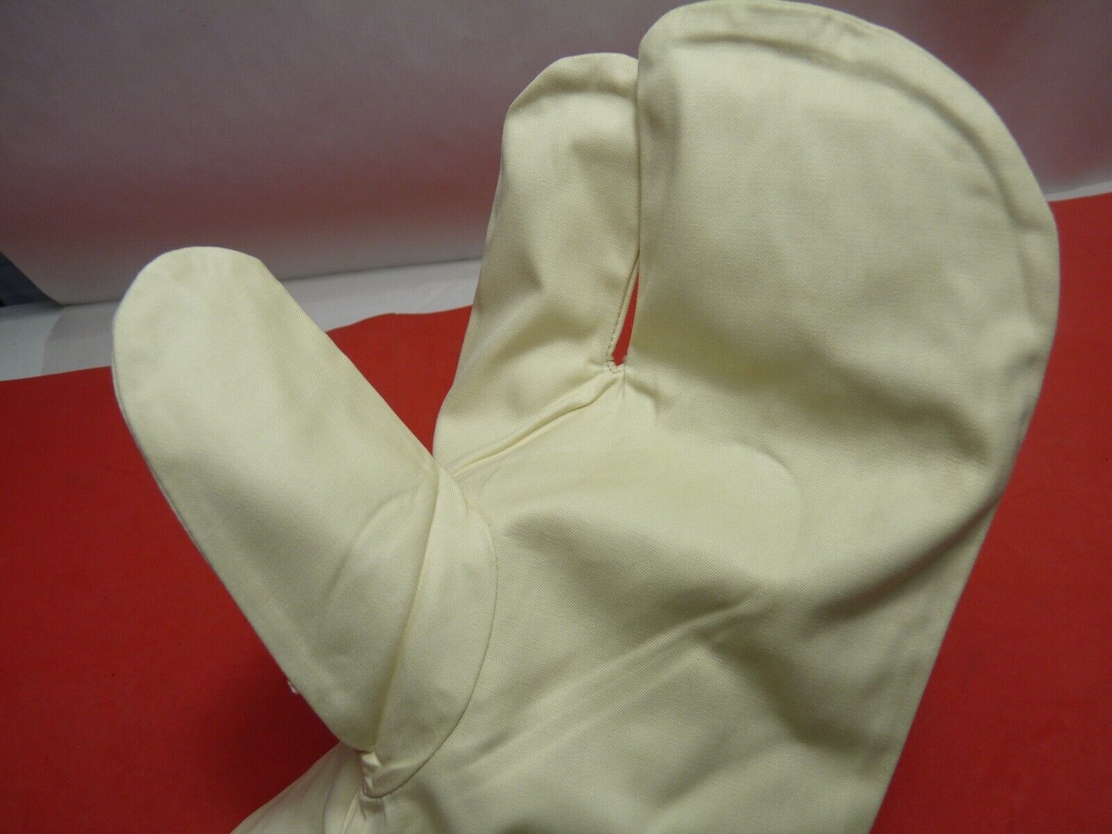 Original WW2 British Army Gunners Winter White Gloves - Dated 1941 - The Militaria Shop