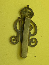 Load image into Gallery viewer, Original Norfolk Yeomanry GV Norfolk Yeomanry (Kings Own Royal Regt) Cap Badge - The Militaria Shop