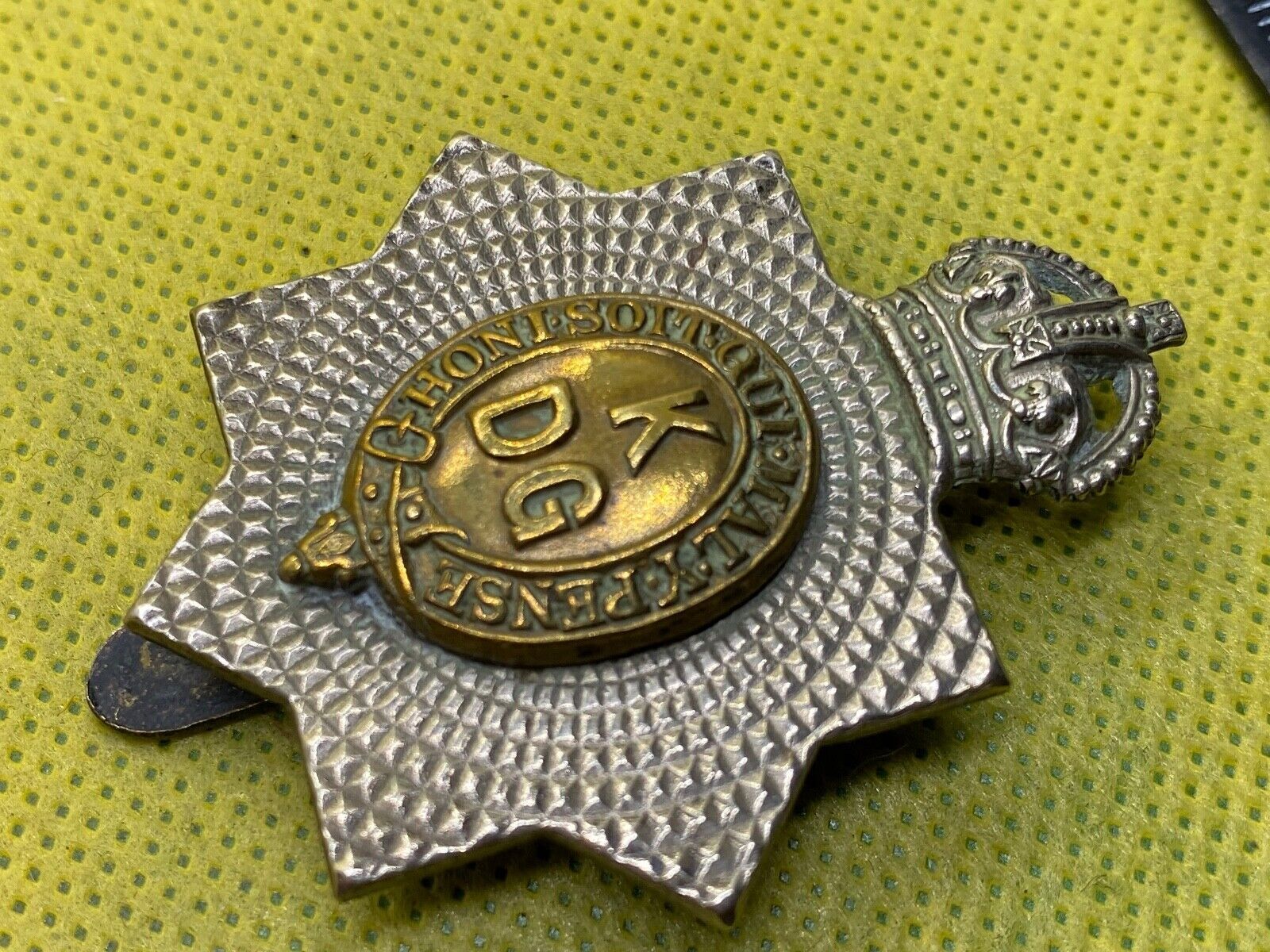 British Army King's Dragoon Guards Cap Badge. Nice Original - The Militaria Shop