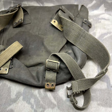 Charger l'image dans la galerie, Original WW2 British Army / RAF 37 Pattern Webbing Small Pack & L Straps Set - The Militaria Shop