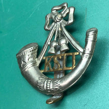 Lade das Bild in den Galerie-Viewer, Original WW2 British Army King's Shropshire Light Infantry Cap Badge - The Militaria Shop