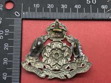 Load image into Gallery viewer, Original WW1 British Army Derbyshire Yeomanry Cap Badge - The Militaria Shop