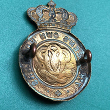 Charger l'image dans la galerie, Original Victorian British Army Cap Badge - 7th Queen's Own Hussars - The Militaria Shop