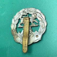 Load image into Gallery viewer, Original WW2 British Army Hampshire Regiment Cap Badge - The Militaria Shop