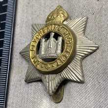 Load image into Gallery viewer, Original WW2 British Army The Devonshire Regiment Cap Badge - The Militaria Shop