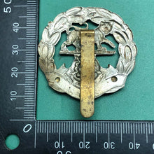 Load image into Gallery viewer, Original WW2 British Army Hampshire Regiment Cap Badge - The Militaria Shop