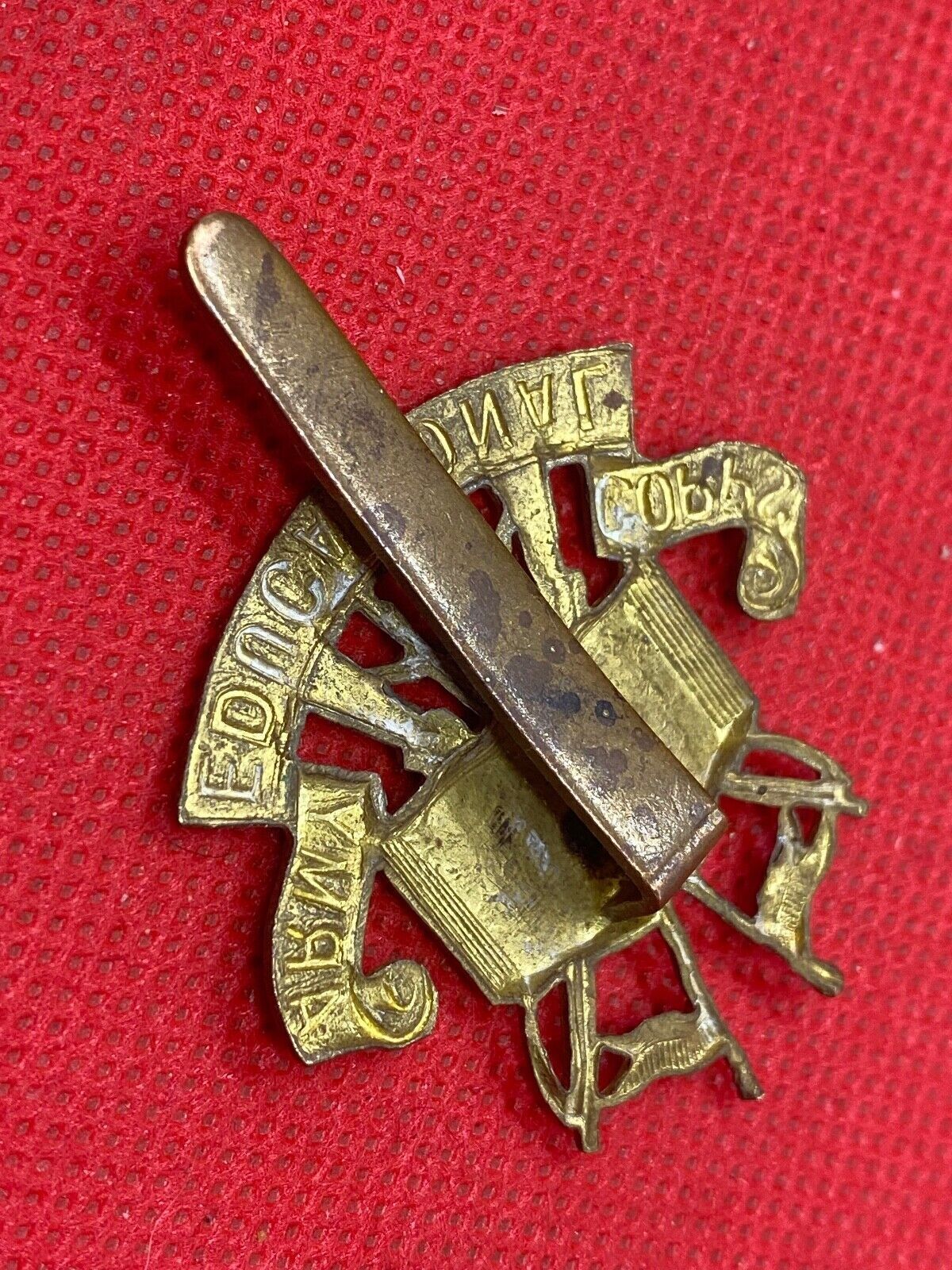 Original British Army - ARMY EDUCATION CORPS Cap Badge - The Militaria Shop