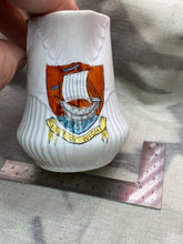 Charger l'image dans la galerie, Original Vintage Crested China Ware Cup - Isle of Wight - The Militaria Shop