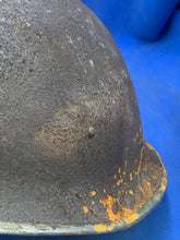 Lade das Bild in den Galerie-Viewer, Original WW2 British Army / Canadian Army Mk3 Turtle Combat Helmet - The Militaria Shop