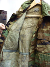 Charger l'image dans la galerie, Genuine US Army Camouflaged BDU Battledress Uniform - Max 37 Inch Chest - The Militaria Shop