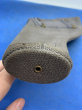 Load image into Gallery viewer, Original WW2 Royal Canadian Air Force RCAF 37 Pattern Pistol Holster - The Militaria Shop