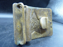 Lade das Bild in den Galerie-Viewer, Original WW2 USSR Russian Soldiers Army Brass Belt Buckle - The Militaria Shop