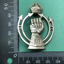 Load image into Gallery viewer, Original WW2 British Army Cap Badge - Royal Armoured Corps - Kings Crown - The Militaria Shop