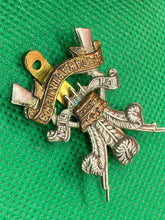 Load image into Gallery viewer, Original WW1 / WW2 British Army - 3rd Carabiniers Cap Badge - The Militaria Shop