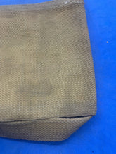 Lade das Bild in den Galerie-Viewer, WW2 British Army / RAF 37 Pattern Webbing Water Bottle Carrier Harness Original - The Militaria Shop
