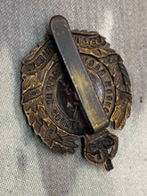 Load image into Gallery viewer, Original WW1 British Army 10th Btn City of London Paddington Rifles Cap Badge - The Militaria Shop
