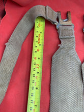 Charger l'image dans la galerie, Original WW2 Pattern British Army L Straps Pair - 37 Pattern Webbing Haversack - The Militaria Shop