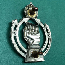 Load image into Gallery viewer, Original WW2 British Army Cap Badge - Royal Armoured Corps - Kings Crown - The Militaria Shop