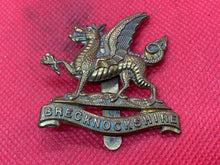 Lade das Bild in den Galerie-Viewer, Original WW1 British Army Brecknockshire Territorial Regiment Cap Badge - The Militaria Shop