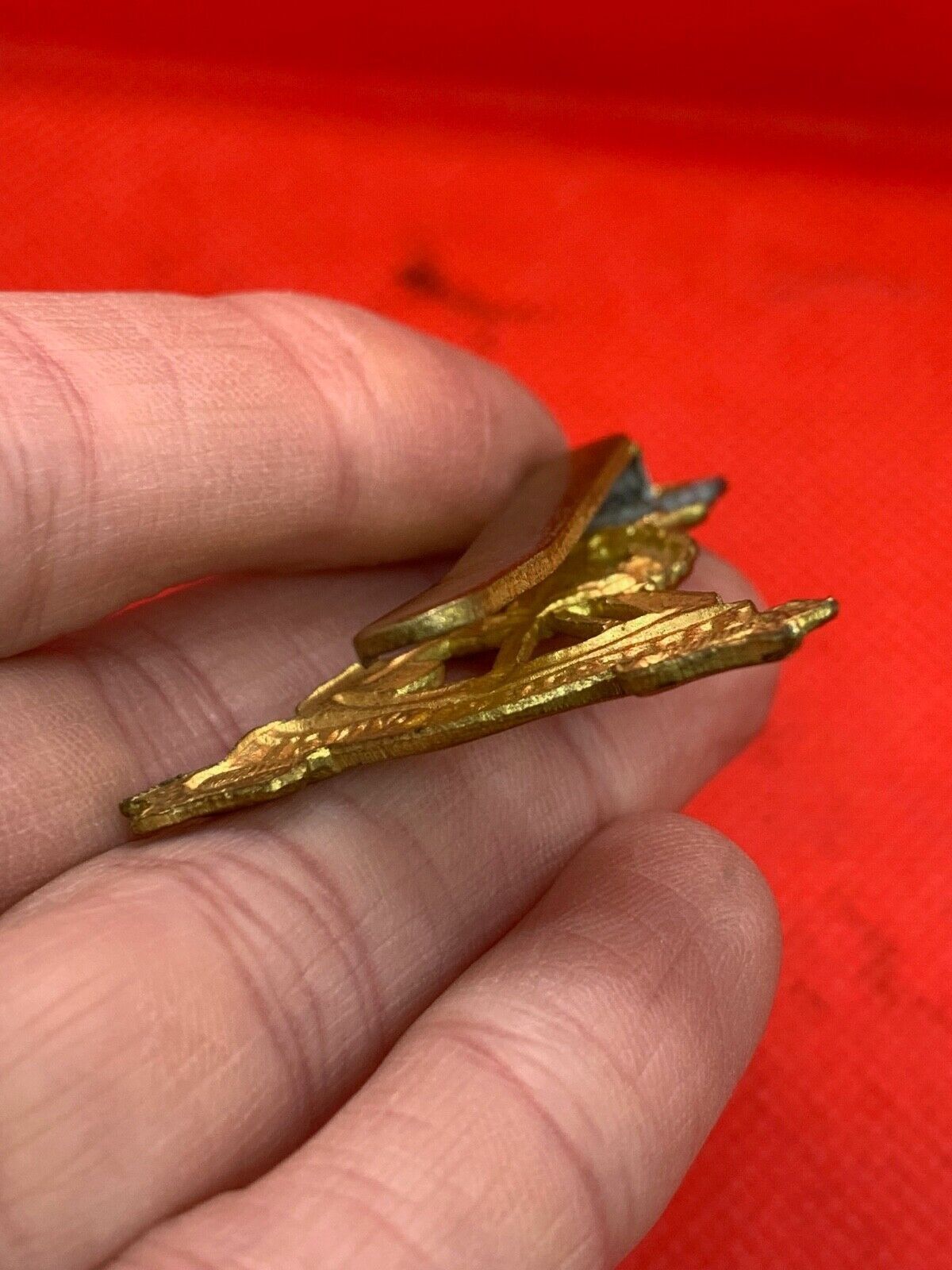 Original WW2 British Army Labour Corps Brass Kings Crown Cap Badge - The Militaria Shop