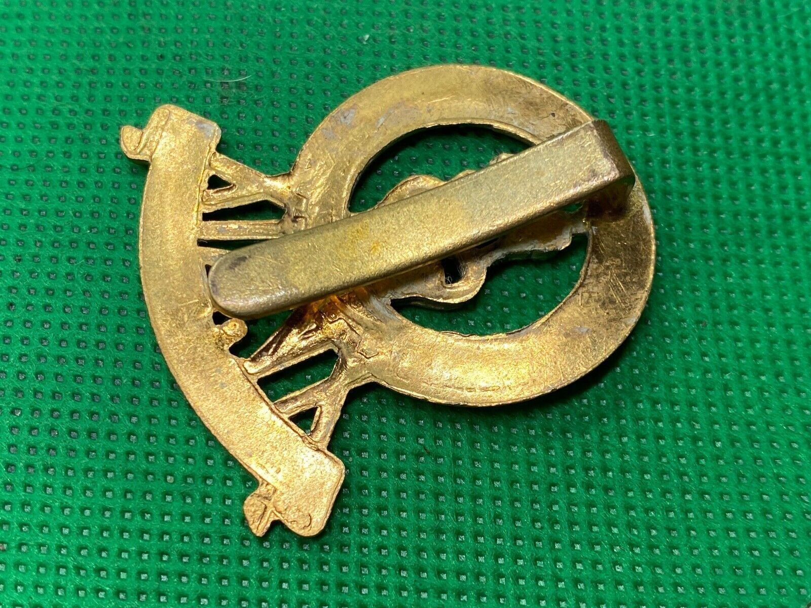 British Army Queen's Crown 15th / 19th Lancers Regiment Cap Badge - The Militaria Shop