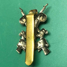 Charger l'image dans la galerie, Original WW2 British Army 3rd Carabiniers Regiment Cap Badge - The Militaria Shop