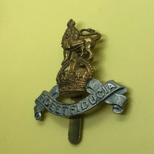 Lade das Bild in den Galerie-Viewer, Original WW2 British Army Cap Badge - Royal Army Pay Corps Kings Crown - The Militaria Shop