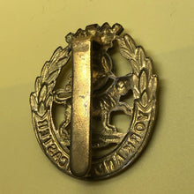 Load image into Gallery viewer, Original WW2 British Army Cap Badge - York and Lancaster Regiment - The Militaria Shop