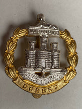 Charger l'image dans la galerie, A British Army Dorset Regiment dress Cap badge white /gilt metal. - The Militaria Shop