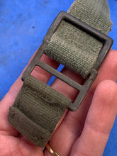 Lade das Bild in den Galerie-Viewer, Original WW2 British Army 44 Pattern Shoulder Strap - 1945 Dated - The Militaria Shop