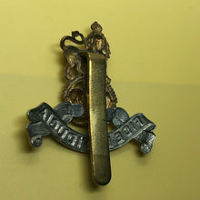 Lade das Bild in den Galerie-Viewer, Original WW2 British Army Cap Badge - Royal Army Pay Corps Kings Crown - The Militaria Shop