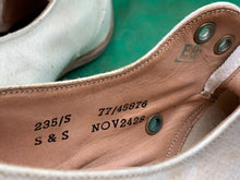 Charger l'image dans la galerie, Original WW2 British Army Women's White Summer Shoes - ATS WAAF - Size 235s - The Militaria Shop