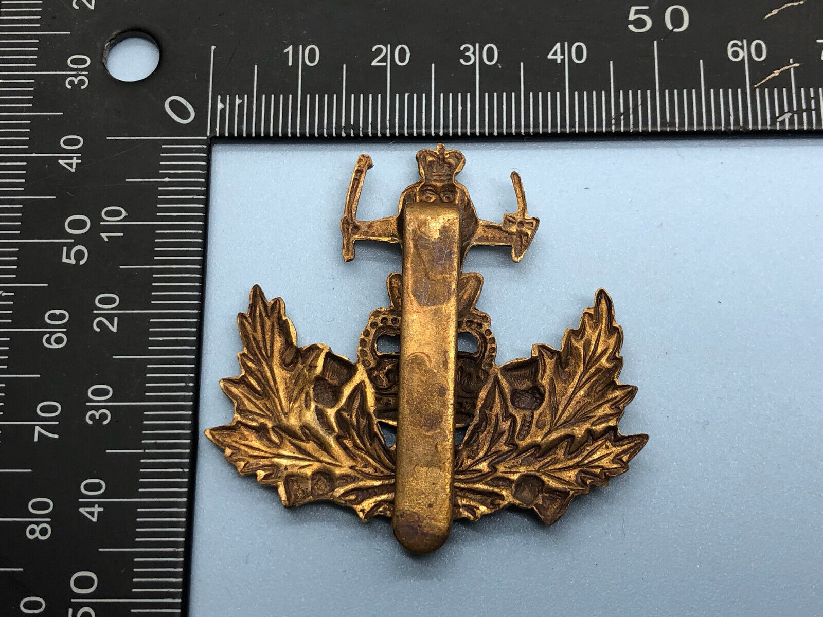 Original British Army Queens Own Royal Glasgow Yeomanry Regiment Cap Badge - The Militaria Shop