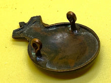 Charger l'image dans la galerie, Original British Army Victorian 5th Dragoon Guards Cap Badge - The Militaria Shop