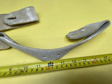 Lade das Bild in den Galerie-Viewer, Original British Army White Buff Leather Guards Belt Approx 30" Waist - The Militaria Shop