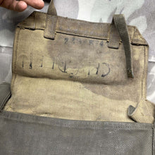Charger l'image dans la galerie, Original WW2 British Army / RAF 37 Pattern Webbing Small Pack & L Straps Set - The Militaria Shop