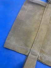 Lade das Bild in den Galerie-Viewer, WW2 British Army / RAF 37 Pattern Webbing Water Bottle Carrier Harness Original - The Militaria Shop