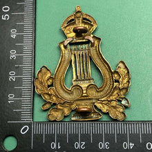Load image into Gallery viewer, Original WW2 British Army Musicians Cap Badge - The Militaria Shop