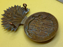 Charger l'image dans la galerie, Original British Army Victorian Royal Dublin Fusiliers Glengarry Badge - The Militaria Shop
