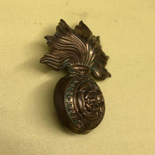 Charger l'image dans la galerie, Original Victorian Era British Army The Royal Fusiliers Cap Badge - The Militaria Shop