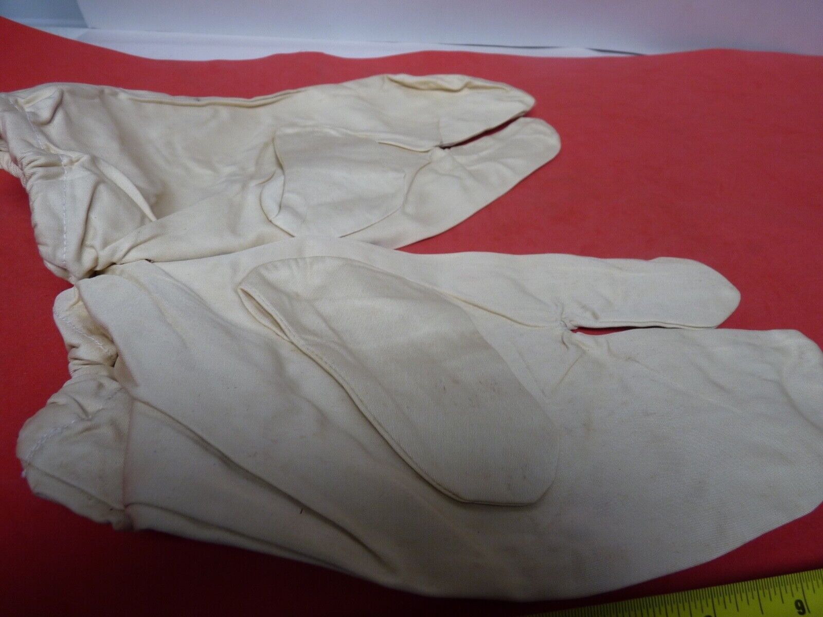 Original WW2 British Army Gunners Winter White Gloves - 1942 - The Militaria Shop