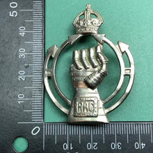 Charger l'image dans la galerie, Original WW2 British Army Cap Badge - Royal Armoured Corps - Kings Crown - The Militaria Shop