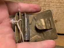 Charger l'image dans la galerie, Genuine WW2 USSR Russian Soldiers Army Brass Belt Buckle - 122 - The Militaria Shop